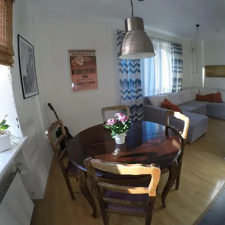 Narva Mnt.6 Apartmán